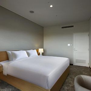 One-Bedroom King Suite Garden View